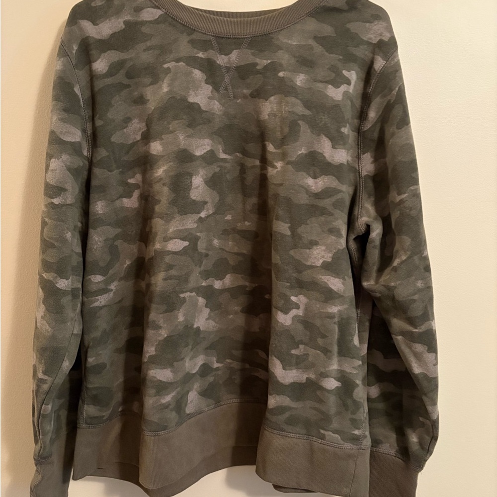 Tek Gear Green and Gray Crewneck Sweater with Camouflage Design